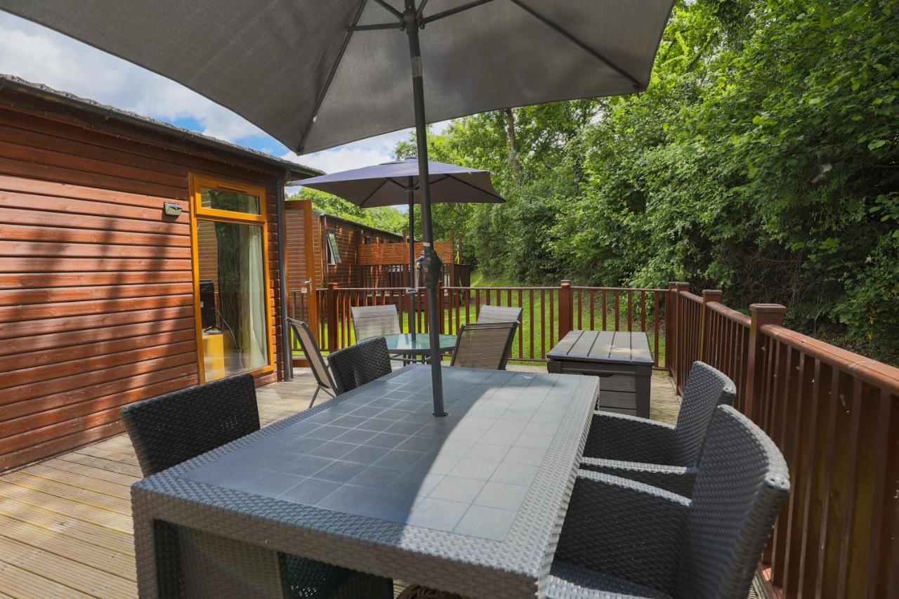 Conkers Lodge For 6 With Hot Tub & Secluded Decking - Spa Resort In Devon Chudleigh Exterior foto